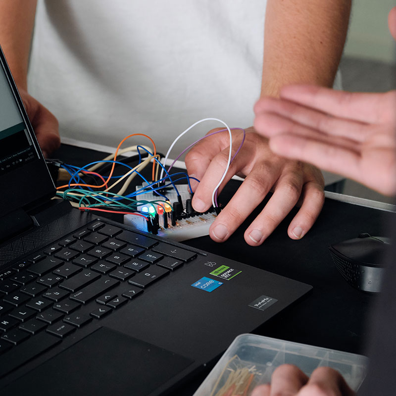 Breadboard et électronique
